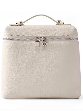 LORO PIANA Extra Pocket backpack L23.5
Grained Calfskin (New Backpack Style)